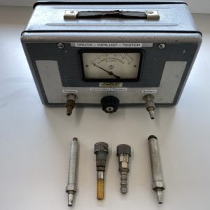Druckverlust Tester Motometer Originalteil gebraucht Funktioniert einwandfrei, gründlich geputzt, Markierungen überarbeitet und geprüft.